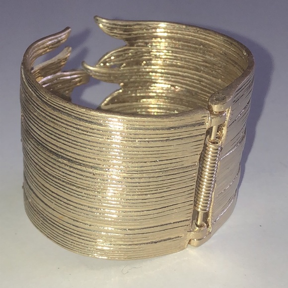 CTI Gold Tone Rhinestone Leaf Style Boho Cuff Bracelet - Picture 3 of 5